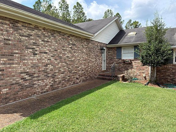 4th image of 229 Hillsboro Cir