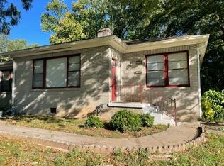 1095 Winburn Dr, East Pt, GA
