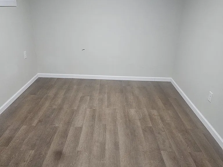 219 Castleton Ter — Photo 17