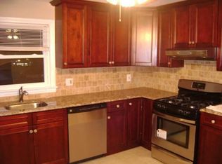 28 Wolfle St APT 2, Glen Cove, NY 11542