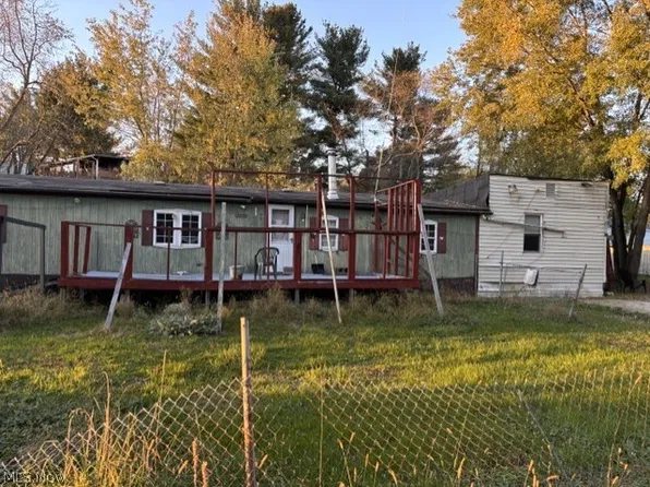 97 Square Ln, New Cumberland, WV 26047