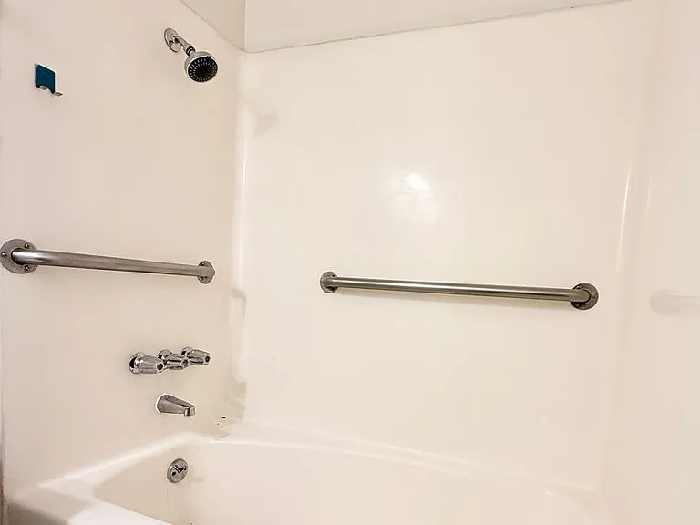 Sunnyside Village Apartments — Photo 19