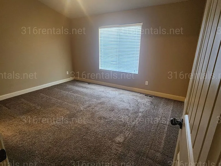 5645 N Lycee Ct — Photo 6