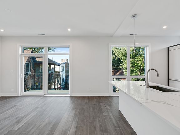3rd image of 1328 W Carmen Ave #2N