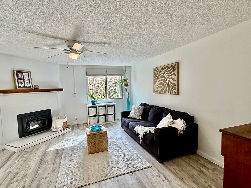 1st image of 44 Eagle Crest Dr APT 9