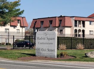 685 Oak St #15-7, Brockton, MA 02301