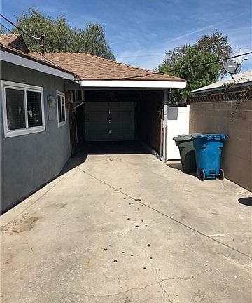3rd image of 11842 Gem St