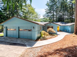 83927 View Terrace Dr, Florence, OR 97439