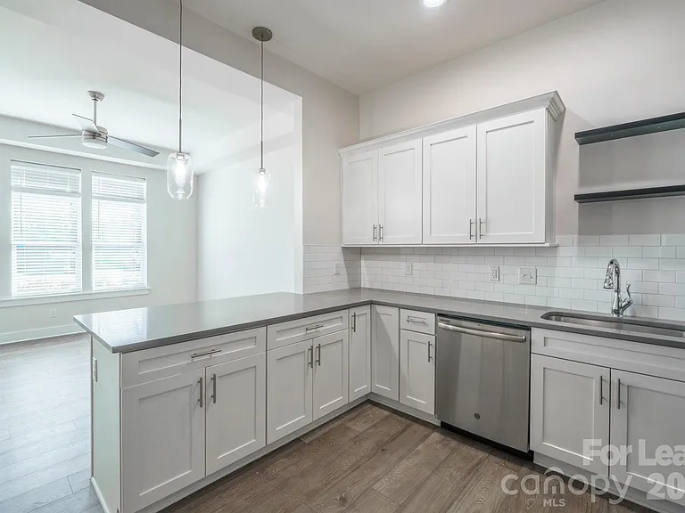 935 McAlway Rd — Photo 10