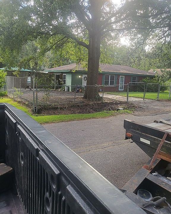 1st image of 604 Ernest St