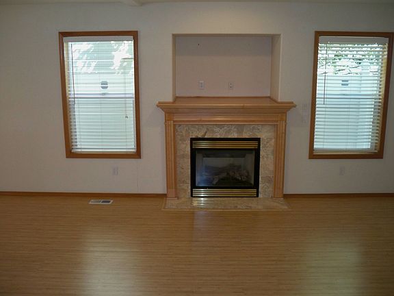 5th image of 15600 NE 13th Way