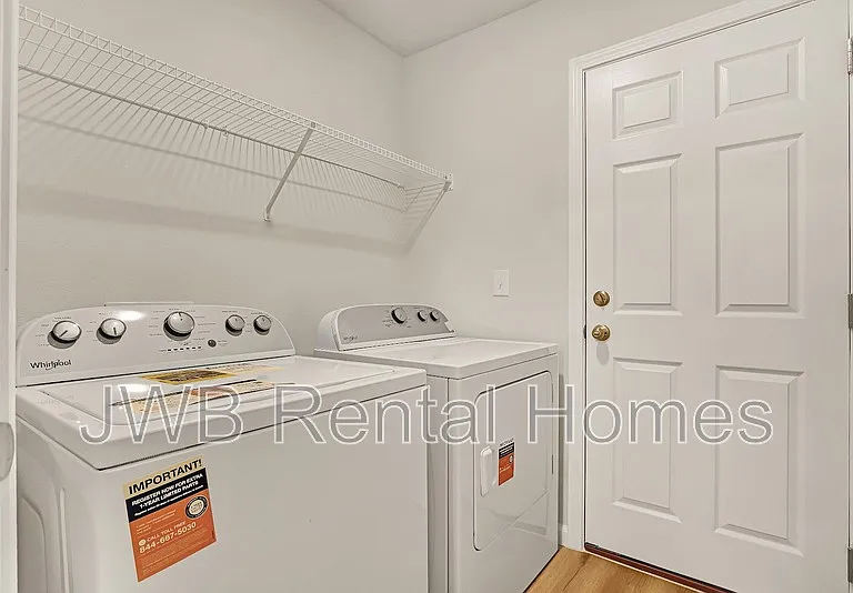 3205 Echo St — Photo 13
