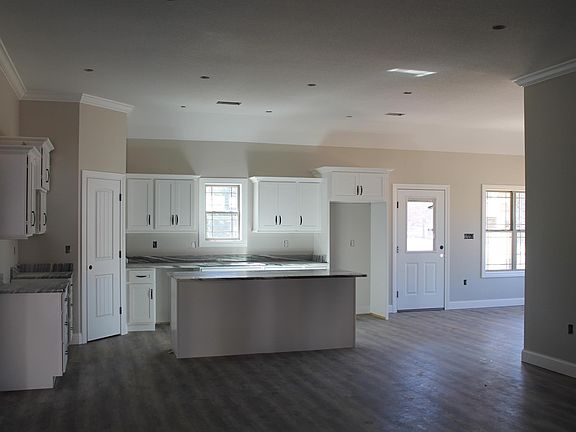 3rd image of 4733 Edgemont Dr