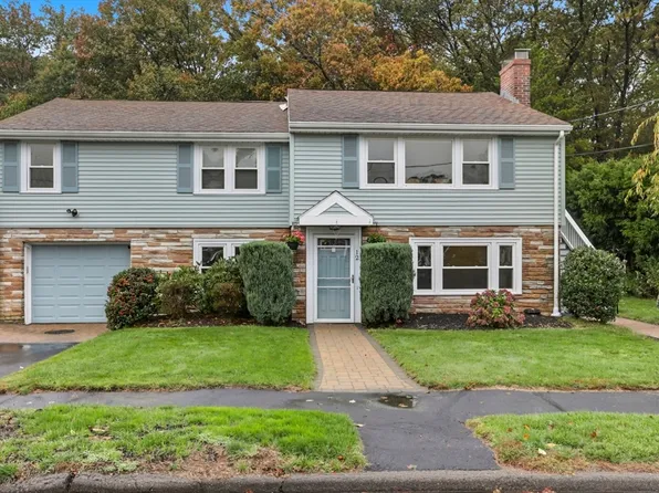 12 Mansfield St, Peabody, MA 01960