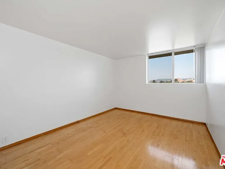 10535 Wilshire Blvd #1210 — Photo 22