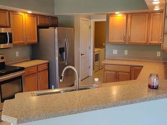 3rd image of 2379 Emerson Dr SE