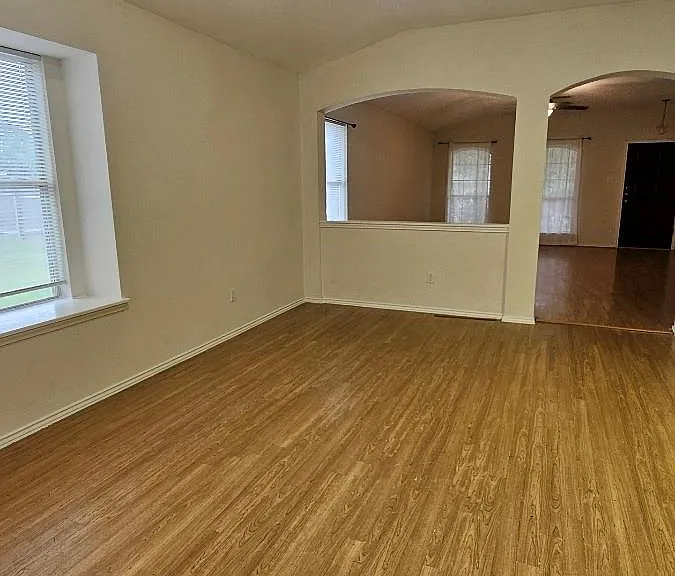 14902 Snelling Dr — Photo 4