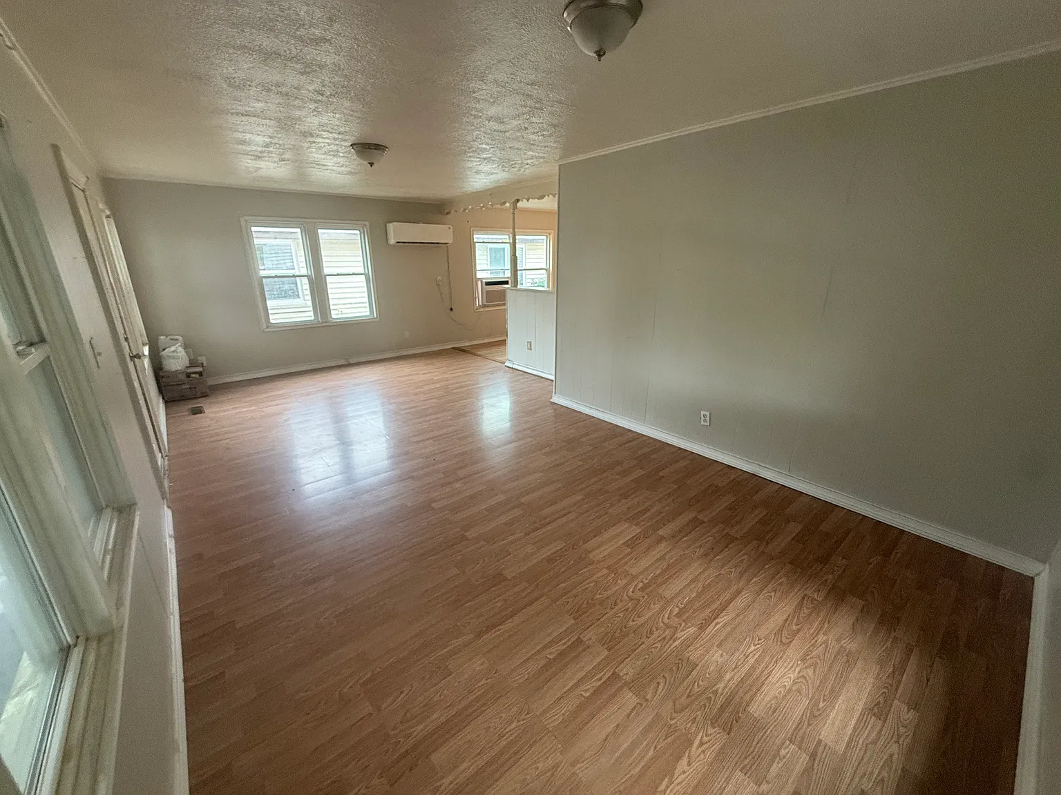 3 bed, 1.5 bath, 1300 sqft, $1,395 — Photo 3