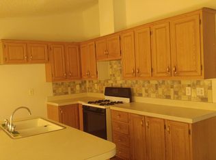 5225 Dos Palmas Rd, Phelan, CA 92371