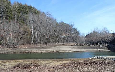 2nd image of 1868 Bearmeat Overlook