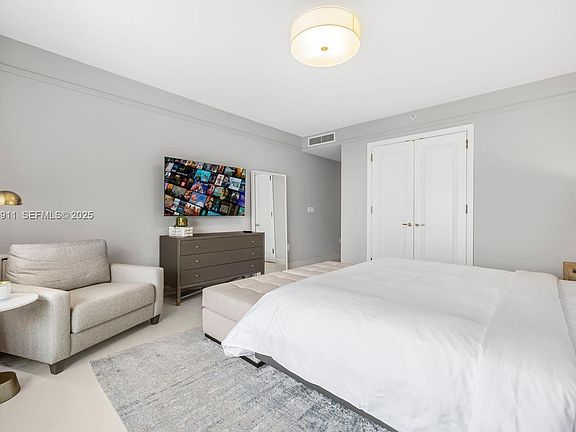 5th image of 1435 Brickell Ave #3410