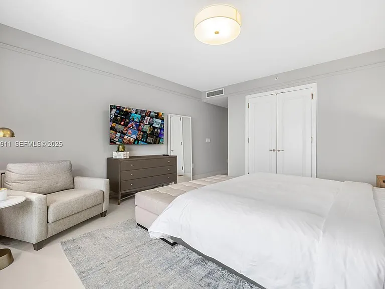1435 Brickell Ave #3410 — Photo 5