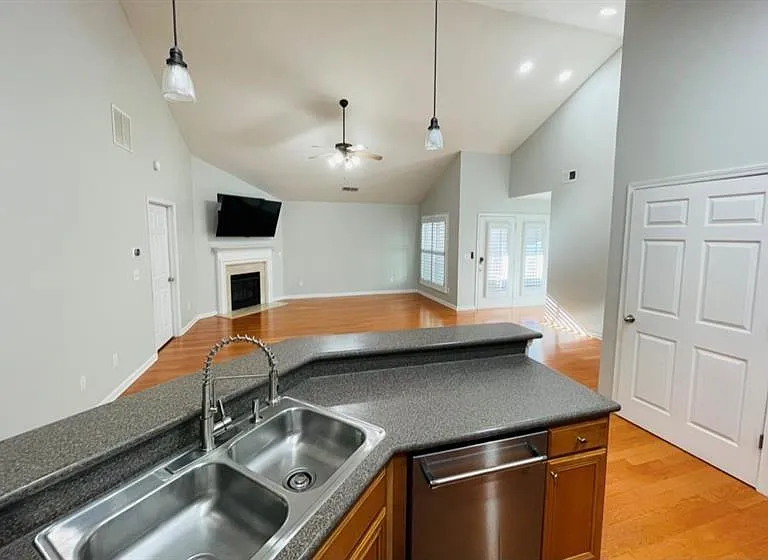 2335 Gateview Ct — Photo 5