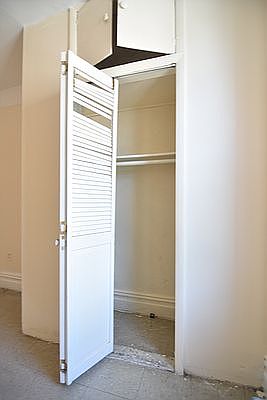 4th image of 3128 Villa Ave #8