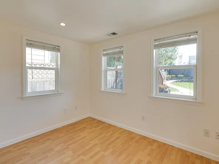 1466 14th Ave — Photo 20