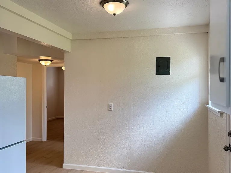 2412 E Saint Vrain St #B — Photo 3