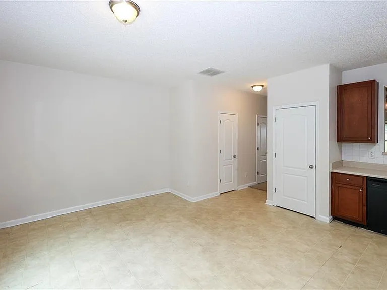 7705 Commerce Ct — Photo 13