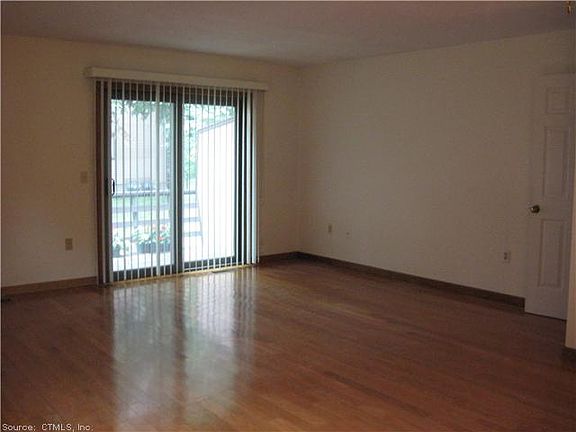 5th image of 31 Wynwood Dr