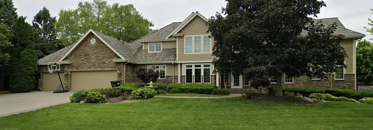 5 bed, 5635 sqft, $5,000 — Photo 1