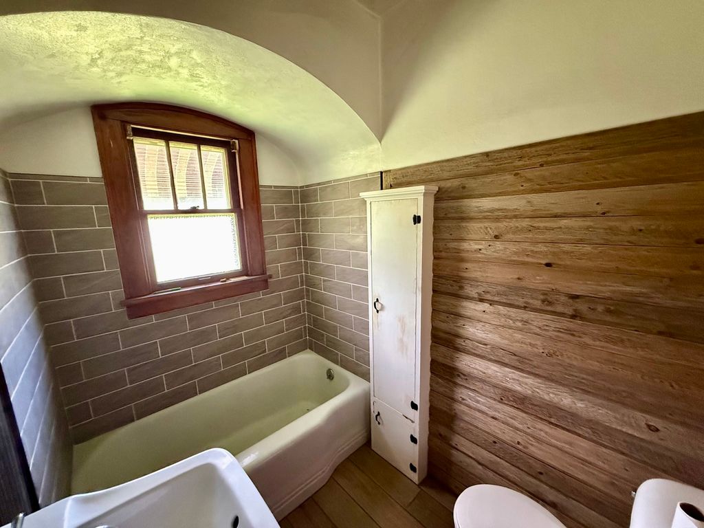 518 W Saint Paul St, Spring Valley, IL - View 3
