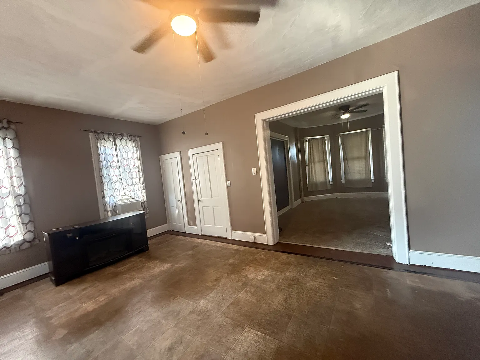 1 bed, 900 sqft, $950 — Photo 1