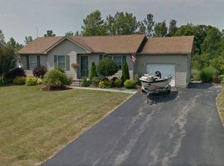 6812 Erica Ln, Lockport, NY 14094