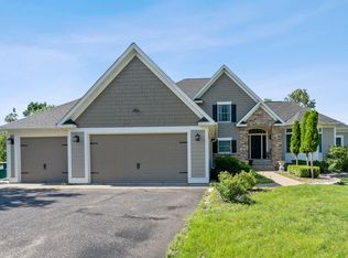 1419 Boulder Ct, Hudson, WI 54016