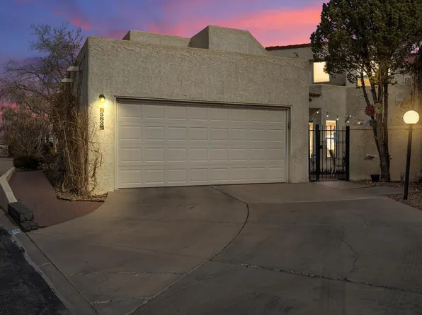 582 Eastlake Dr SE, Rio Rancho, NM 87124