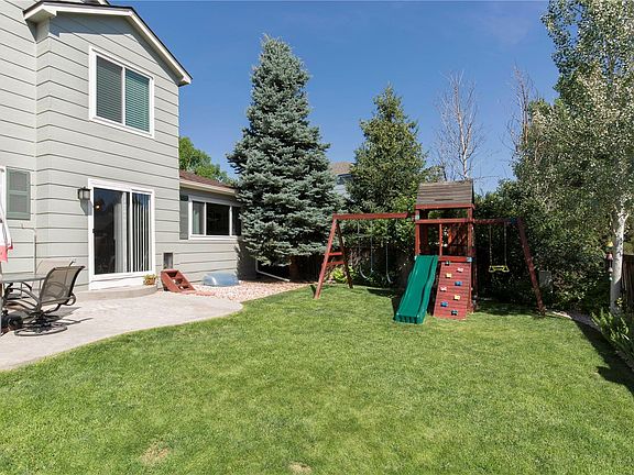 3rd image of 10502 Hyacinth St