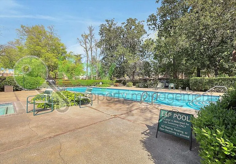 2254 Woodside Ln #2 — Photo 38