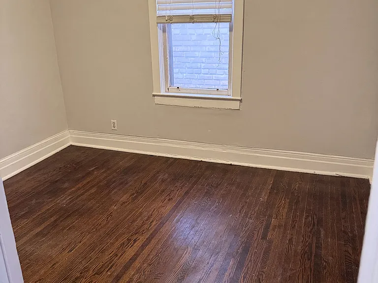 920 Woodbine Ave — Photo 6