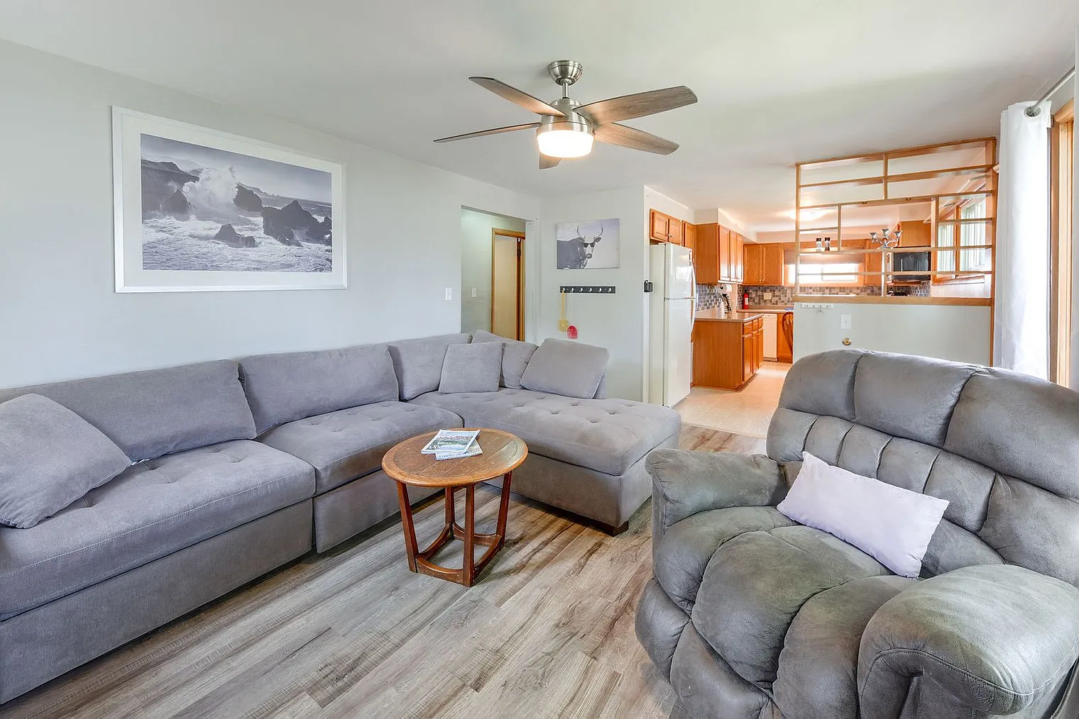 2 bed, 1.0 bath, 893 sqft, $2,919 — Photo 2