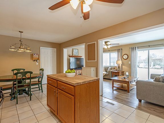 4th image of 2284 Wildwood Ln