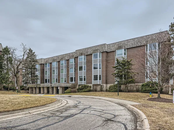 2600 Windsor Mall APT 2E, Park Ridge, IL 60068