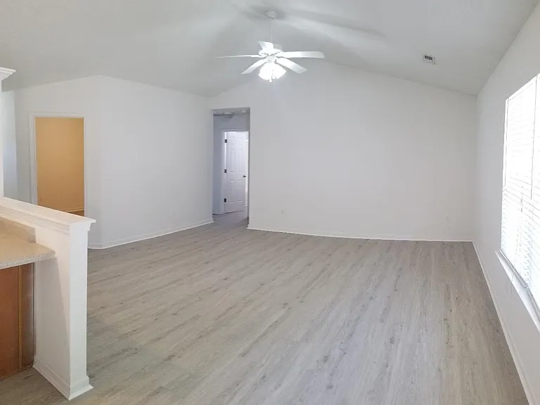 113 Sturgeon Bay Dr — Photo 3