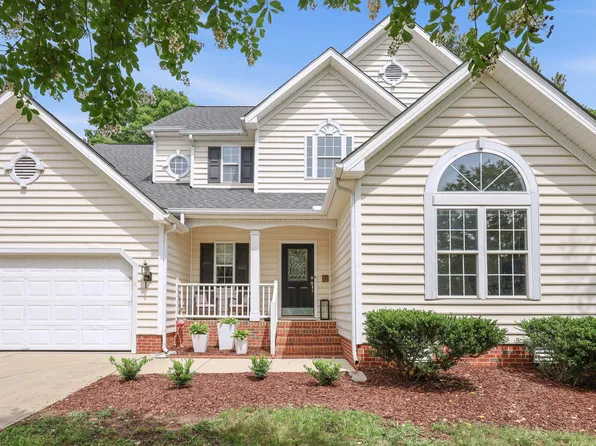 211 Stablegate Dr, Cary, NC 27513