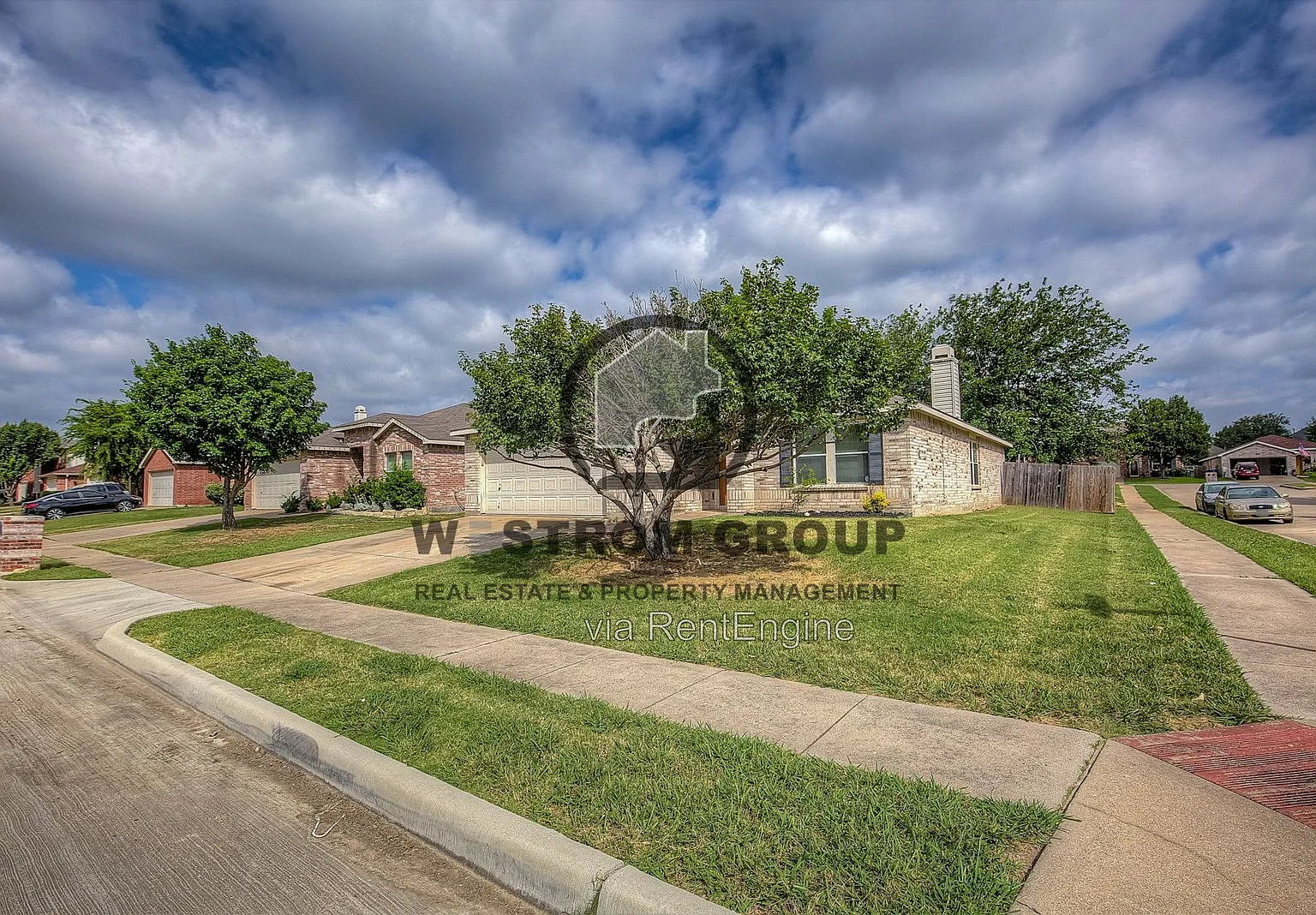 3 bed, 2.0 bath, 1868 sqft, $2,095 — Photo 3
