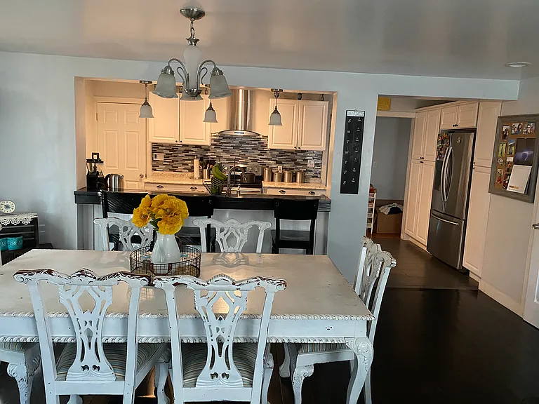 105 N Green Dr — Photo 6