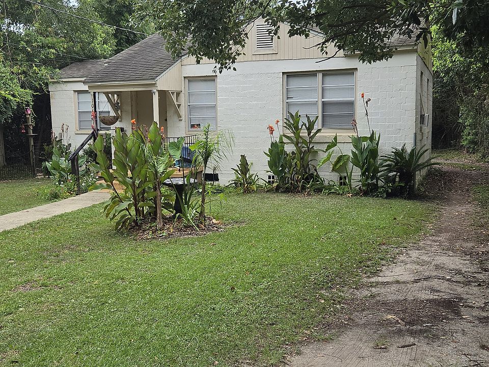 1st image of 106 Cavalier Dr