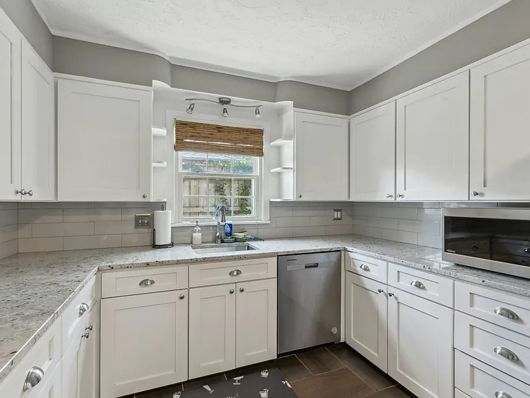 1101 Glenwood Ave — Photo 17